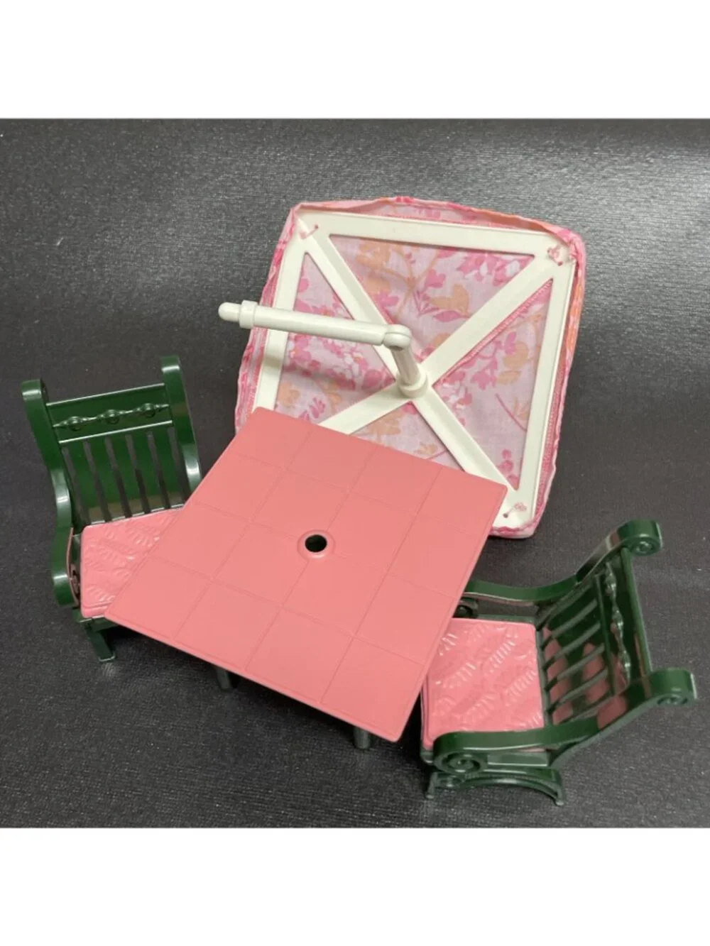 Fisher Price Loving Family Dollhouse UMBRELLA TABLE Chairs Patio Set Pink Green